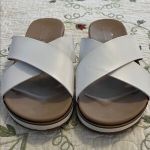 Catherine Malandrino White and Brown Slide Sandals